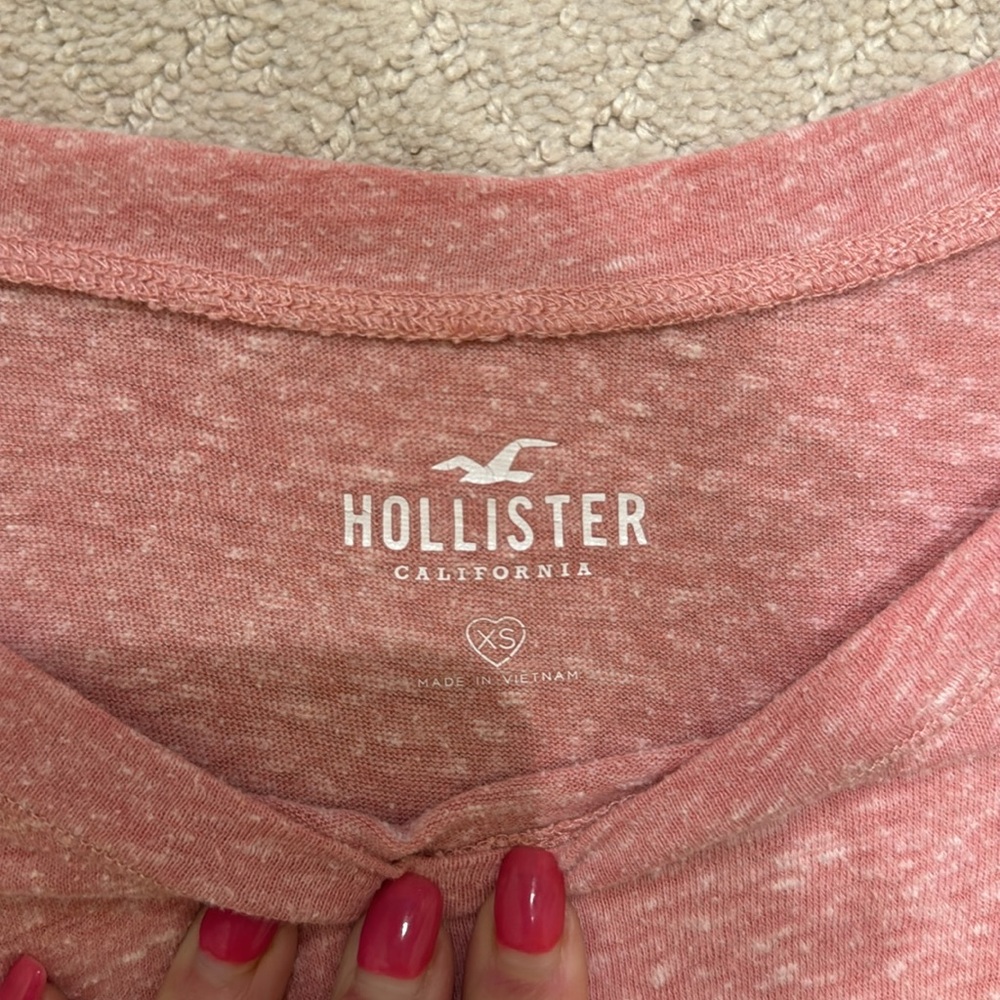 Hollister‎ Top - Picture 2 of 2
